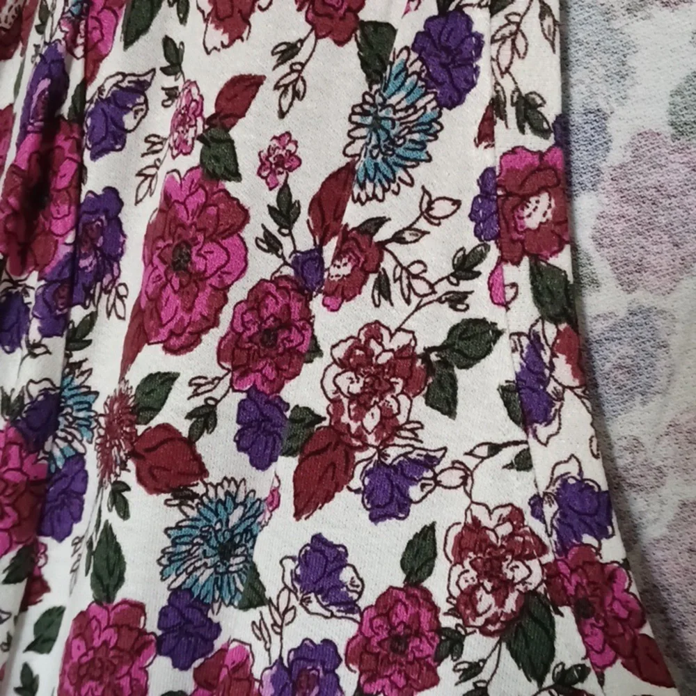NWT Flowy, Floral Tunic!!! - Picture 2 of 6